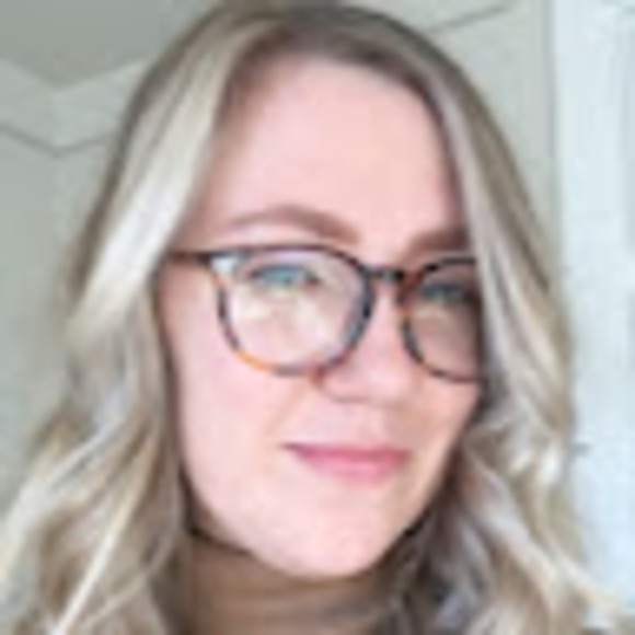 Meet your Posher, Teaghan - Picture 1 of 1